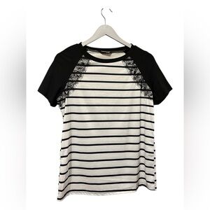 🟣Shein Black & White Striped Lace Top – Large